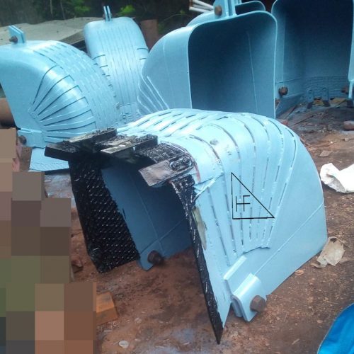 Bucket For Digging Mechanism